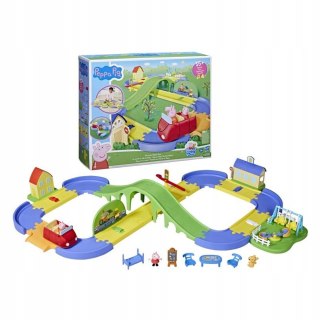 Świnka Peppa Tor Odjazdowa Wycieczka Peppy F4822 Hasbro Auto Figurki Zestaw