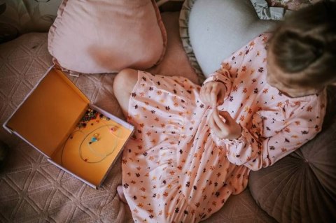 Zestaw kreatywny Tęczowe koraliki 6+, Janod