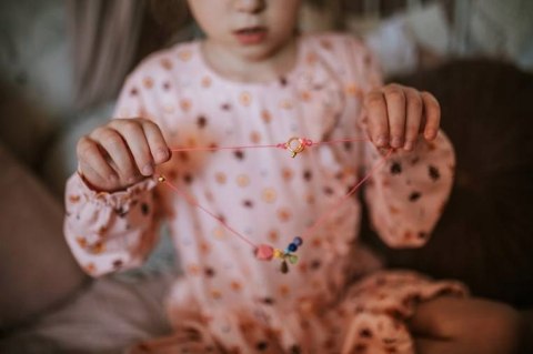 Zestaw kreatywny Tęczowe koraliki 6+, Janod