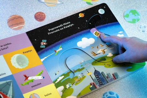 Miś Pracuś Przesuń Paluszkiem w Kosmosie Książeczka z ruchomymi elementami