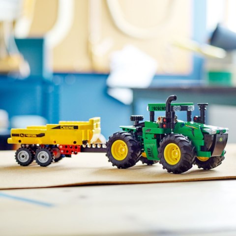 OUTLET LEGO Technic 42136 Traktor John Deere 9620R
