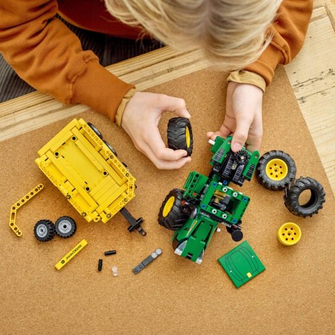 OUTLET LEGO Technic 42136 Traktor John Deere 9620R
