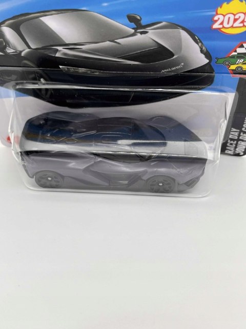 kolekcjonerski samochodzik Hot Wheels JBC17