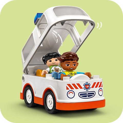 LEGO Duplo 10447 Karetka z kierowcą